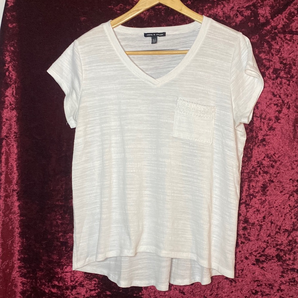 Cable & Gauge white lace pocket tee size XL
